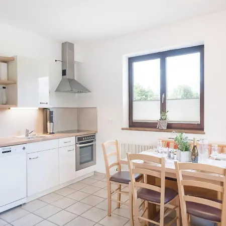 Daire Mountain-view In With Private Garden